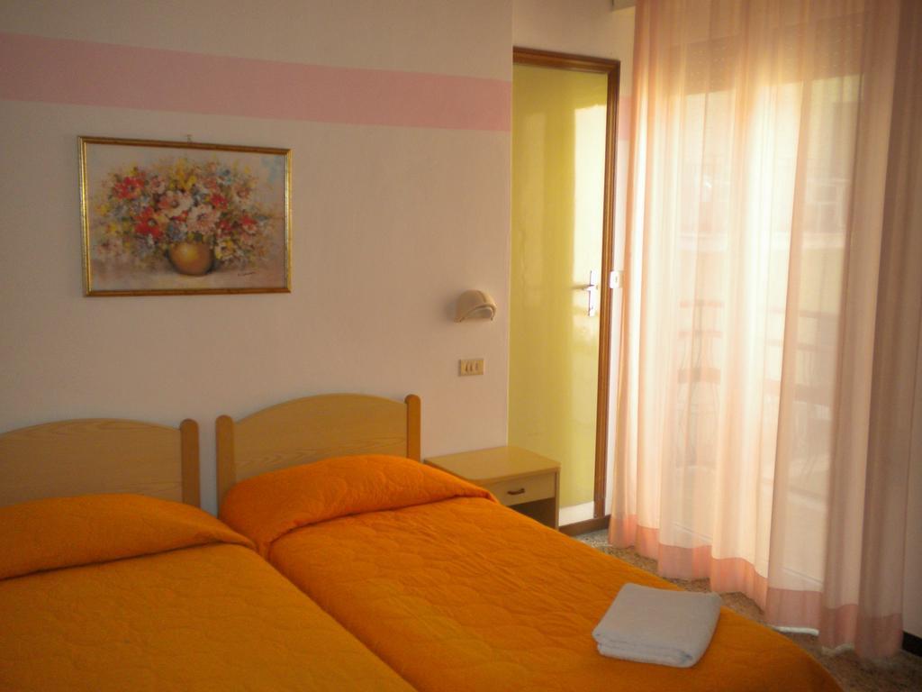 Hotel Nives Rimini Cameră foto