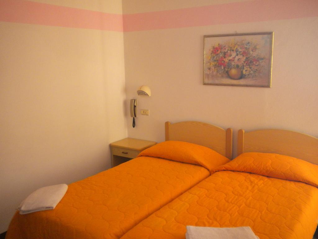 Hotel Nives Rimini Cameră foto