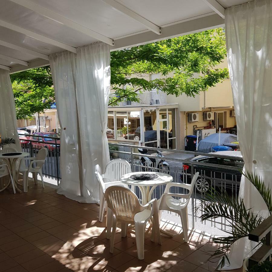 Hotel Nives Rimini Exterior foto